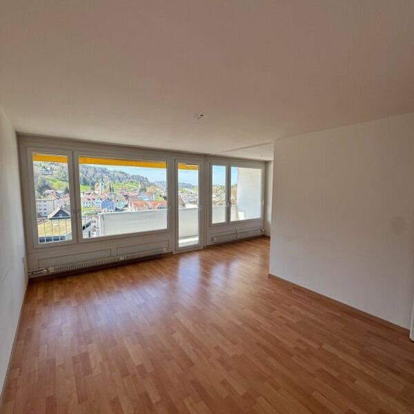 Spacious duplex in a central location in St. Margrethen - Photo 1