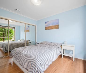 Spacious Family Home in Quiet Werribee Court – Perfect for Entertai... - Photo 2