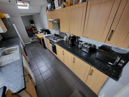 5 bedroom house to rent - Photo 2