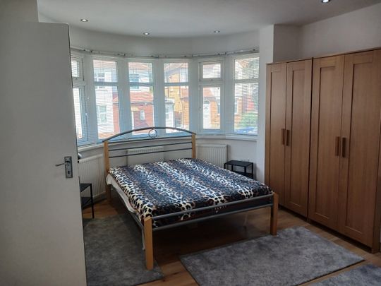 1 Bed Flat, Hendon, NW4 - Photo 1