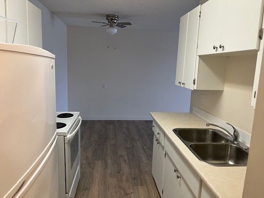 10 Northstar Drive, ( 1 BR Essex House), Lacombe – January 1st, Possession - Photo 1