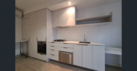 MODERN LIVING WITHIN THE HEART OF SOUTH YARRA - Photo 2