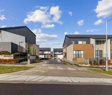 Contemporary townhouse in a great location - Photo 6