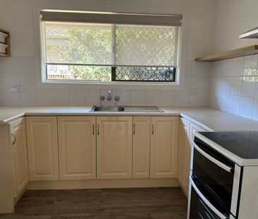 MODERN TWO BEDROOM DUPLEX IN PRIME PALM BEACH LOCATION - Photo 2