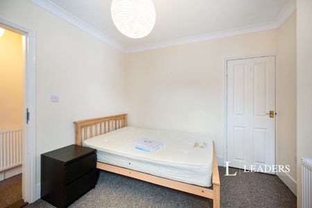 3 bedroom house to rent Goodwood Road, Southsea, PO5 - Photo 5