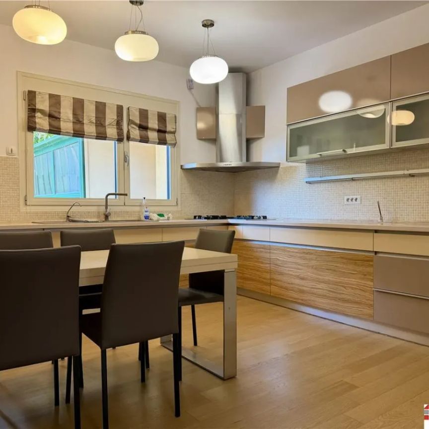 Vila premium cu lift interior, 7 dormitoare si curte proprie I Pipera - Fotografie 1