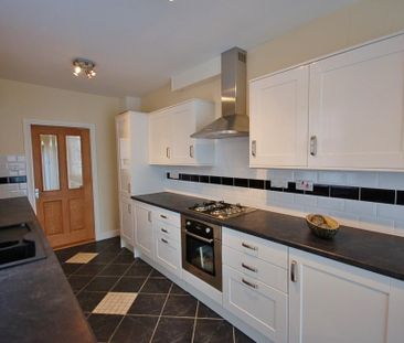 3 bedroom terraced house to rent - Photo 5
