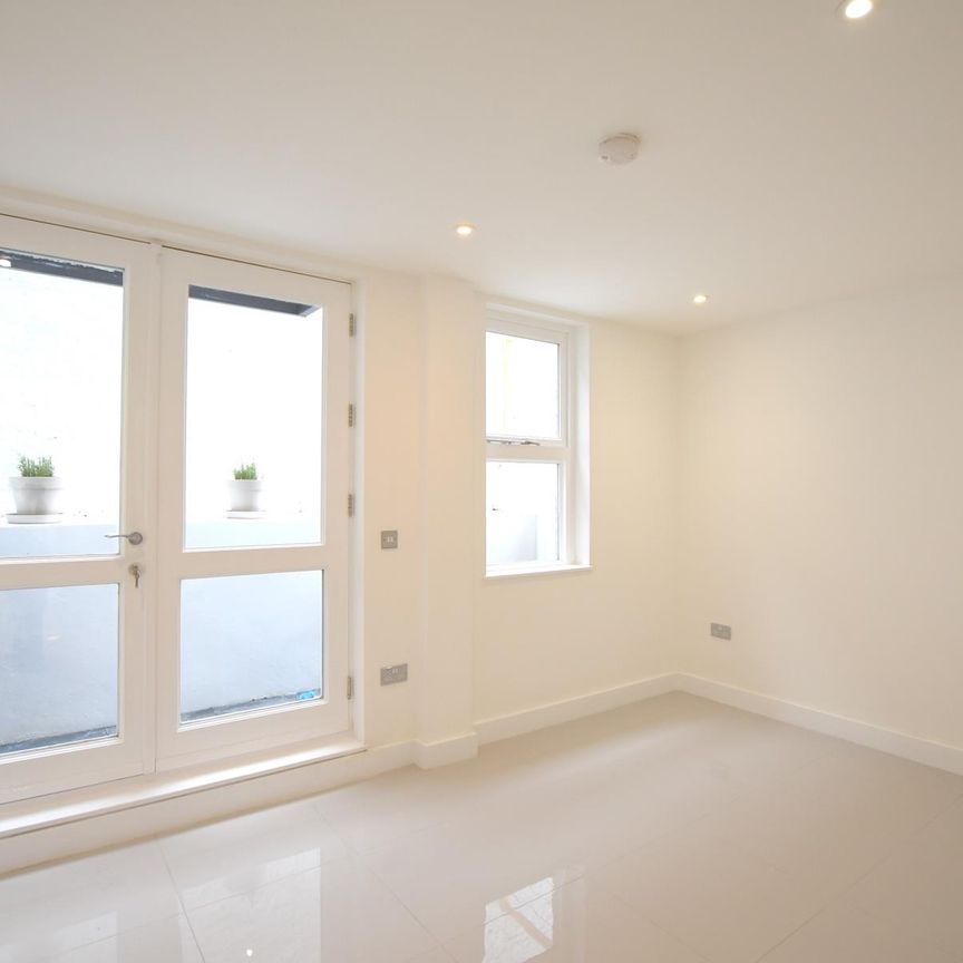 Hugh Street, Victoria, London SW1V - Photo 1