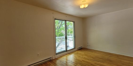 4.5 Haut Triplex Tranquille Près Sauvé - Photo 3