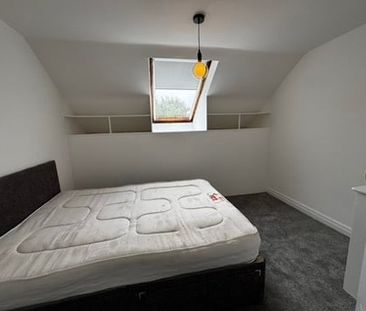 2 Bed Terraced House, Elmgreen Close, E15 - Photo 3