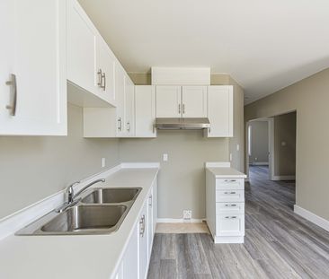 Orillia: 1 Bedroom Basement Apartment, Parkview Ave. - Photo 3