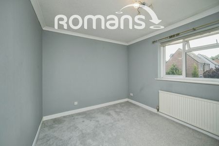 Welby Crescent, RG41 - Photo 3