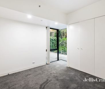 Quiet Ground Floor Haven - Photo 3