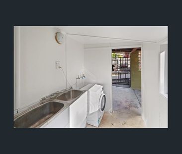 Room for Lease - Water, Electricity & WIFI included in the rent! - Photo 6