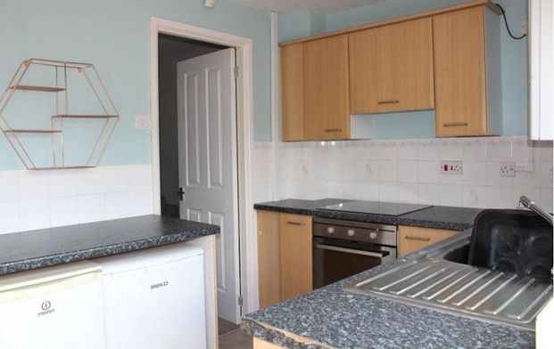 2 bedroom semi-detached house to rent - Photo 1