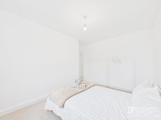 4 Bedroom Semi-Detached House - Photo 1
