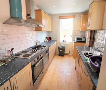 Winston Gardens, Headingley, LS6 3LA, Leeds - Photo 3