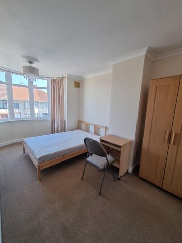 5 Bed Terraced House, Kipling Road, BS7 - Photo 2