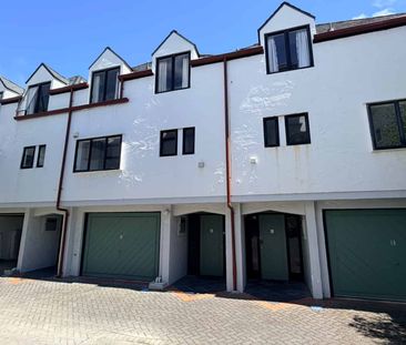 Modern Three-Storey Townhouse with Garage Parking on The Terrace - Photo 1