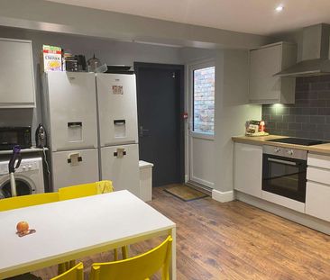 OX Living is proud to present this high-quality 6-bedroom co-living... - Photo 4