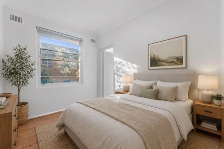Fully Renovated Full Brick Apartment in Ultra Convenient Locale | 500m to Wiley Park Train Station - Photo 5