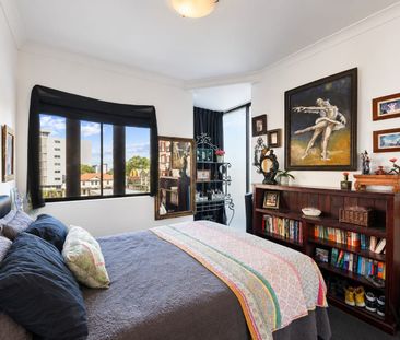 Modern 1 Bedroom Apartment with Secure Parking in a Convenient Wate... - Photo 5