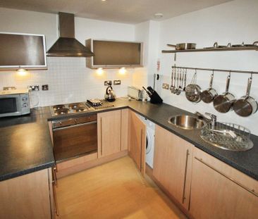 2 bedroom flat to rent - Photo 5