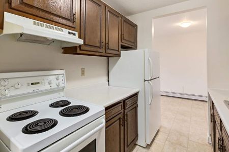 Renovated Suite - 2 Bedroom - Photo 5