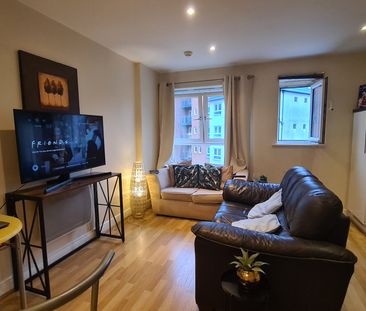 apartment to rent Lower Canal Walk, Southampton, SO14 - Photo 2