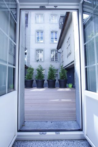 Charming apartment for rent in the heart of Fribourg - Photo 2