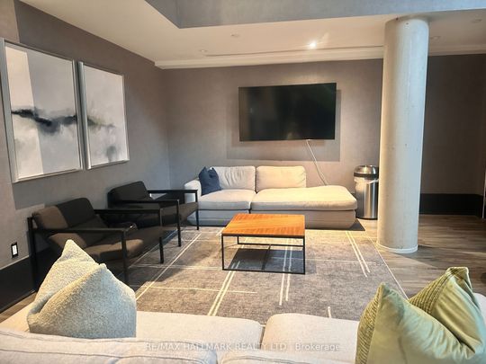 For Lease - 185 Deerfield Road Unit# 1104, Newmarket, Ontario - Photo 1