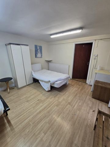 2 bedroom property to rent - Photo 2