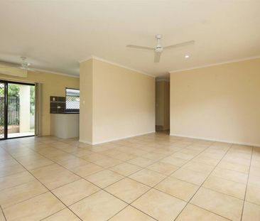 Freestanding 3 Bedroom Duplex - Double carport with Roller Door - F... - Photo 5