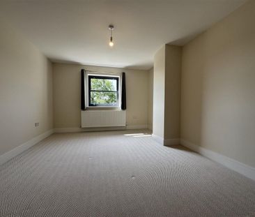 Combe St. Nicholas, Chard - Photo 3