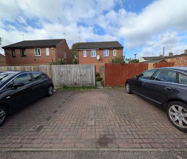 2 bedroom semi-detached house to rent - Photo 2