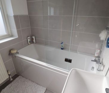 Room in a Shared House, Stratford Terrace, LS11 - Photo 1