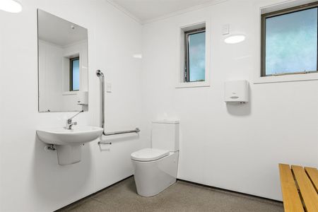 Room for rent in popular boarding house! - Photo 3