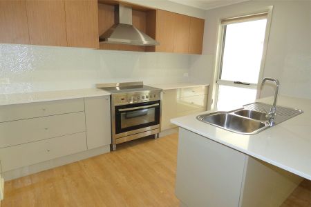 Superb Quality Home in Quiet Location - Photo 4