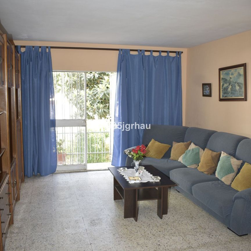 Apartment in Estepona, Costa del Sol - Photo 1