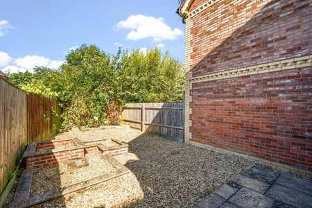 Didcot, Oxfordshire, OX11 - Photo 2