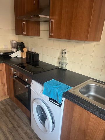 1 bedroom in a house share to rent - Photo 4