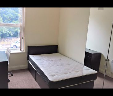 4 Bed Flat, Woodsley Road, LS2 - Photo 4