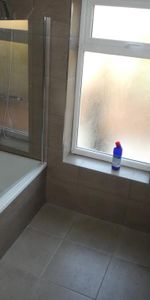 5 bedroom end of terrace house to rent - Photo 4