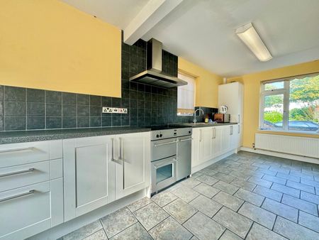 St Mildreds Road, Norwich - Photo 2