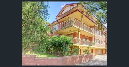 Spacious two bedroom in a Quiet Boutique Block - Photo 5