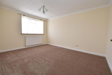 5 bedroom detached house to rent - Photo 2