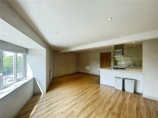 Queens Road, Weybridge, Surrey, KT13 9DL - Photo 1