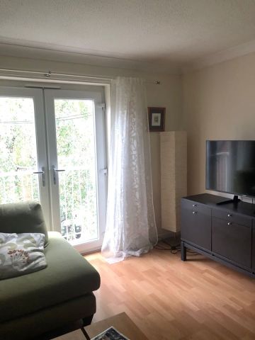 2 Bed Flat, Porchfield Square, M3 - Photo 2