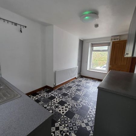 2 bedroom House To Let Total Size: 786 SQ FT - Photo 5