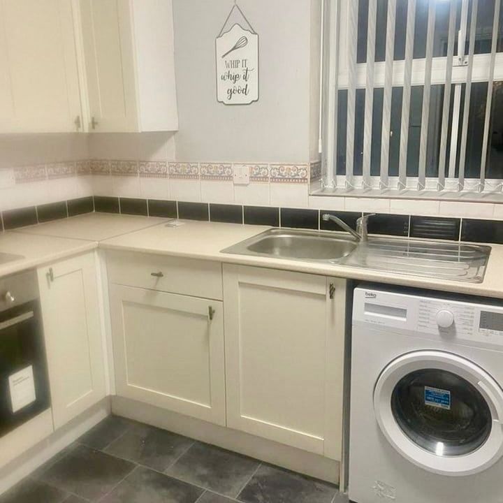 1 Bed Flat, Drapers Fields, CV1 - Photo 1